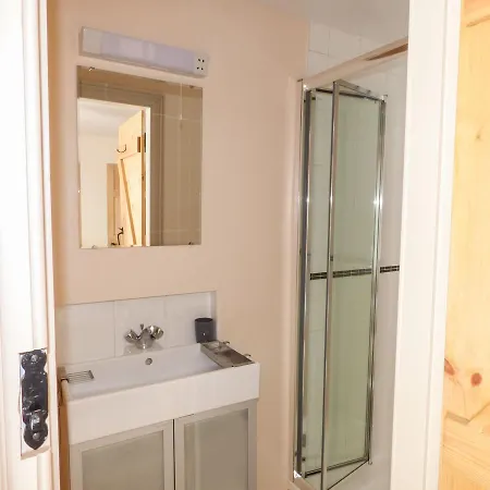 11 Upper Brook Street بيت للعطل
