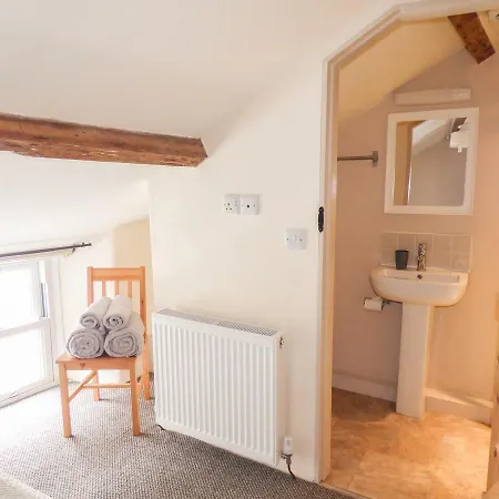 11 Upper Brook Street * Ulverston