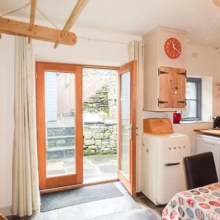 11 Upper Brook Street ألفرستون